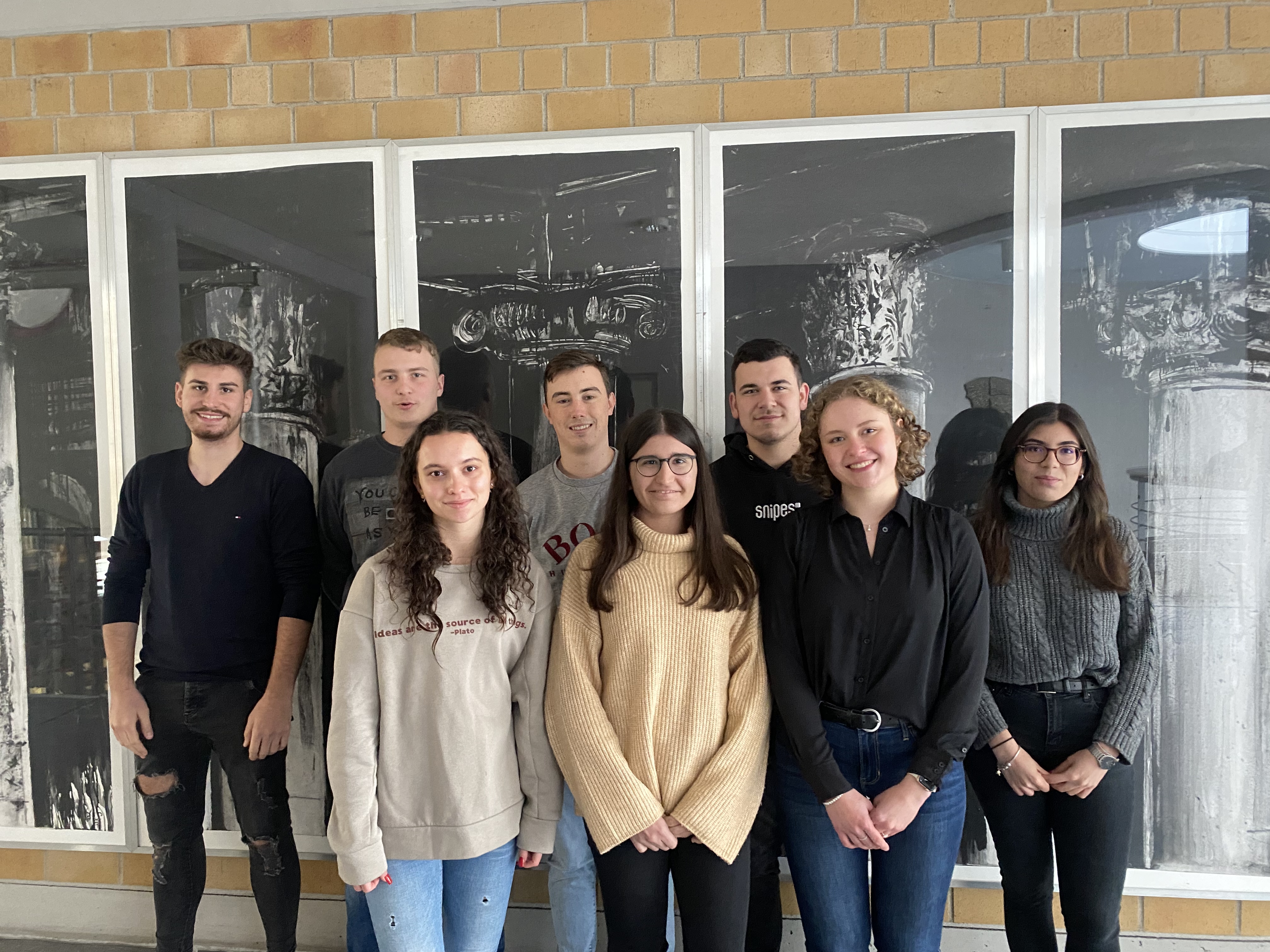 Studierende bei Gruppenfoto