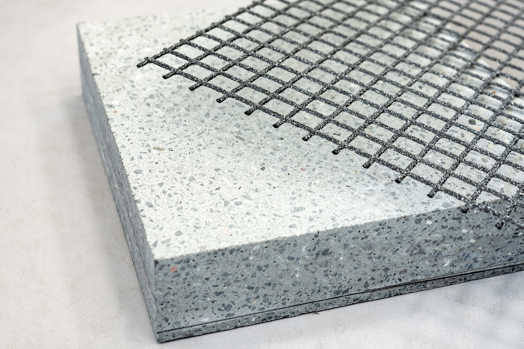 Beton und Carbongitter im Detail