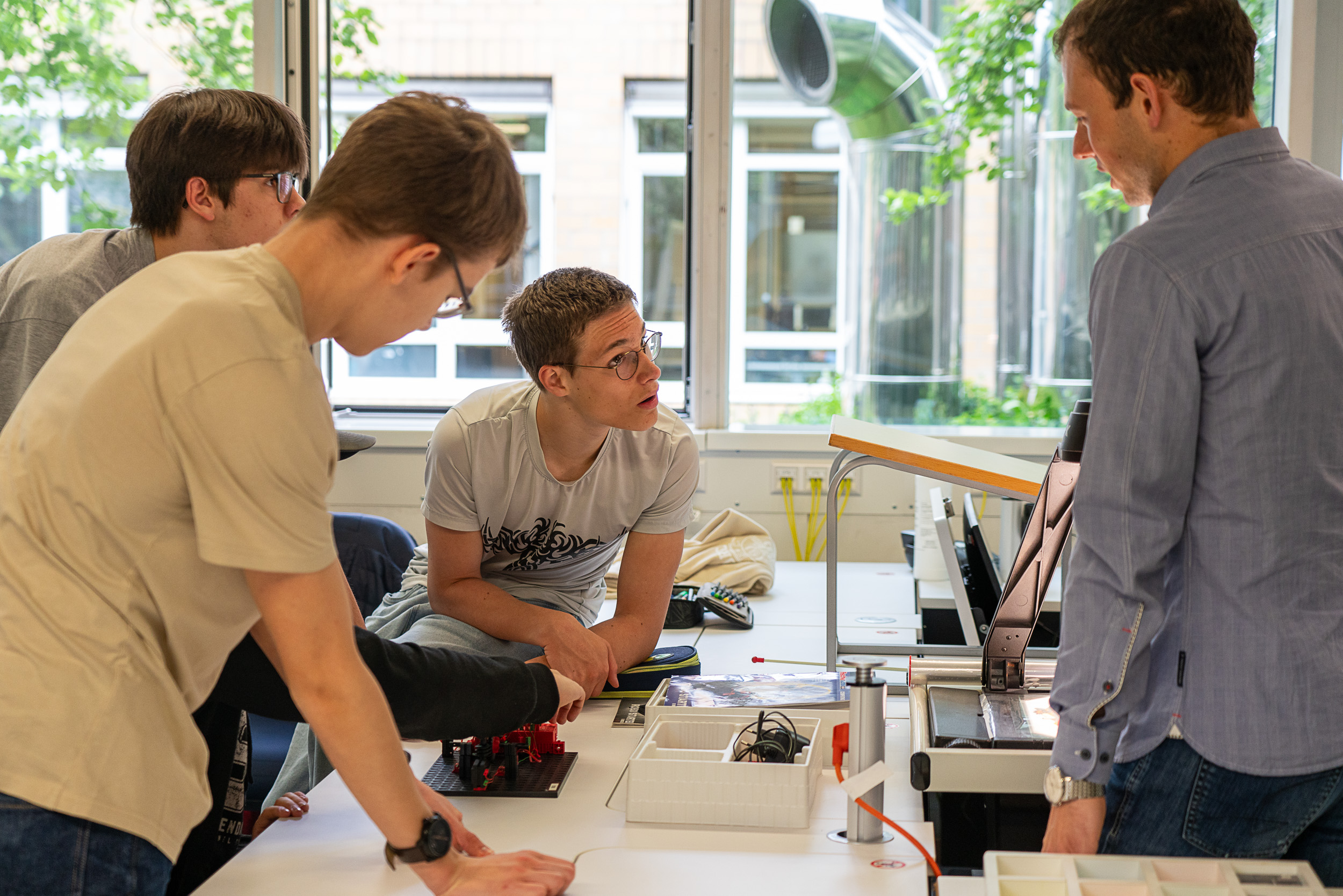 Schüler im Vorlesungsraum