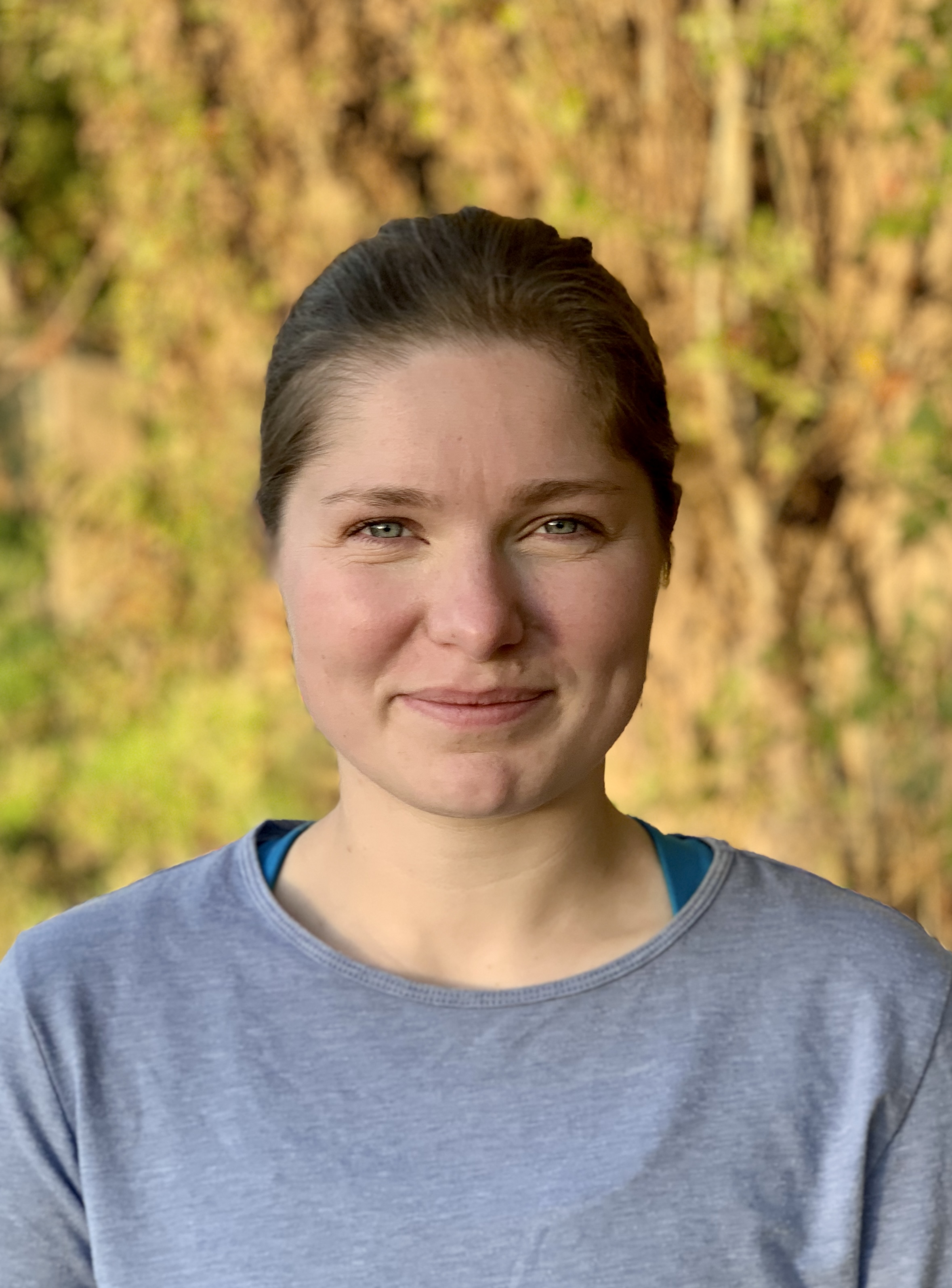 Porträt von Frau draußen