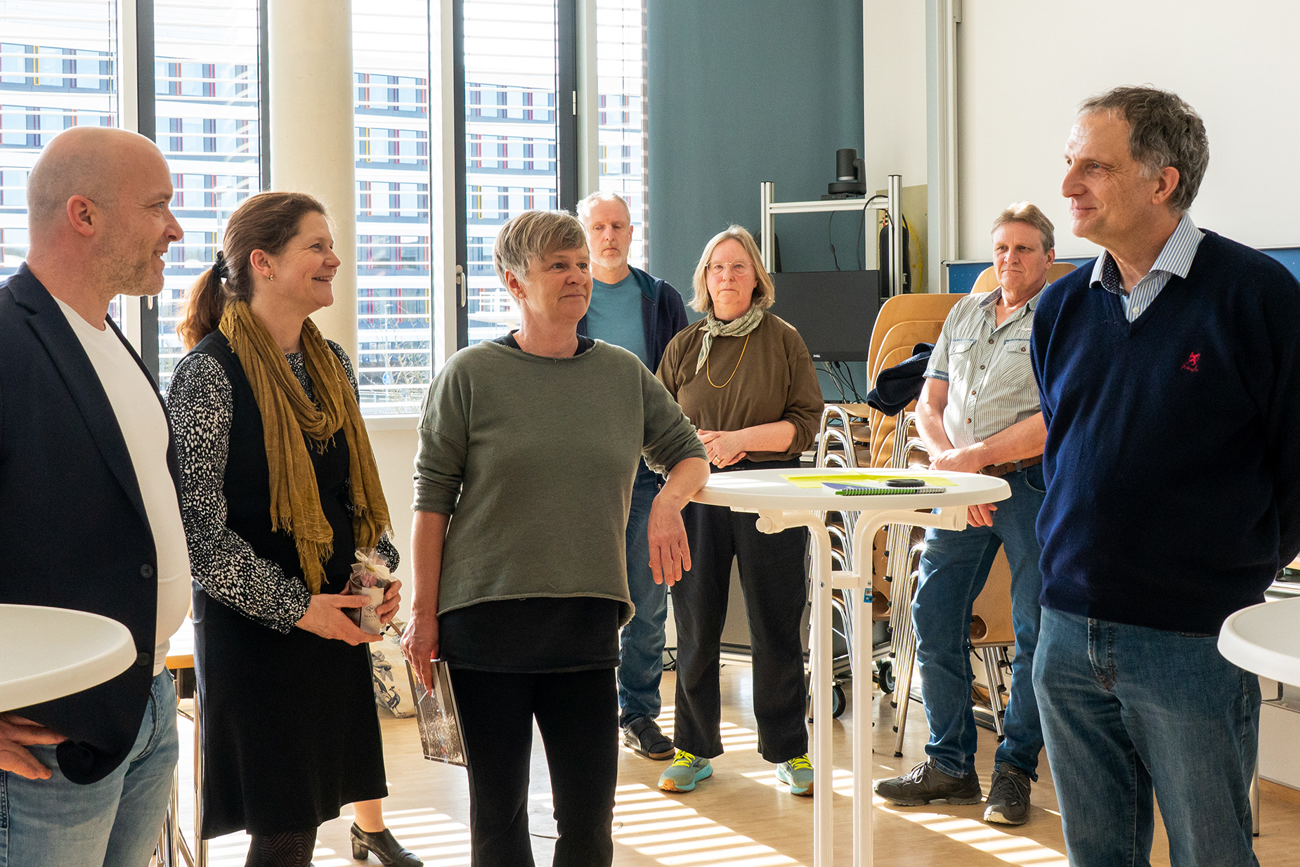 Prof. Dr. Jürgen Hannemann wird im Kolleg*innenkreis verabschiedet