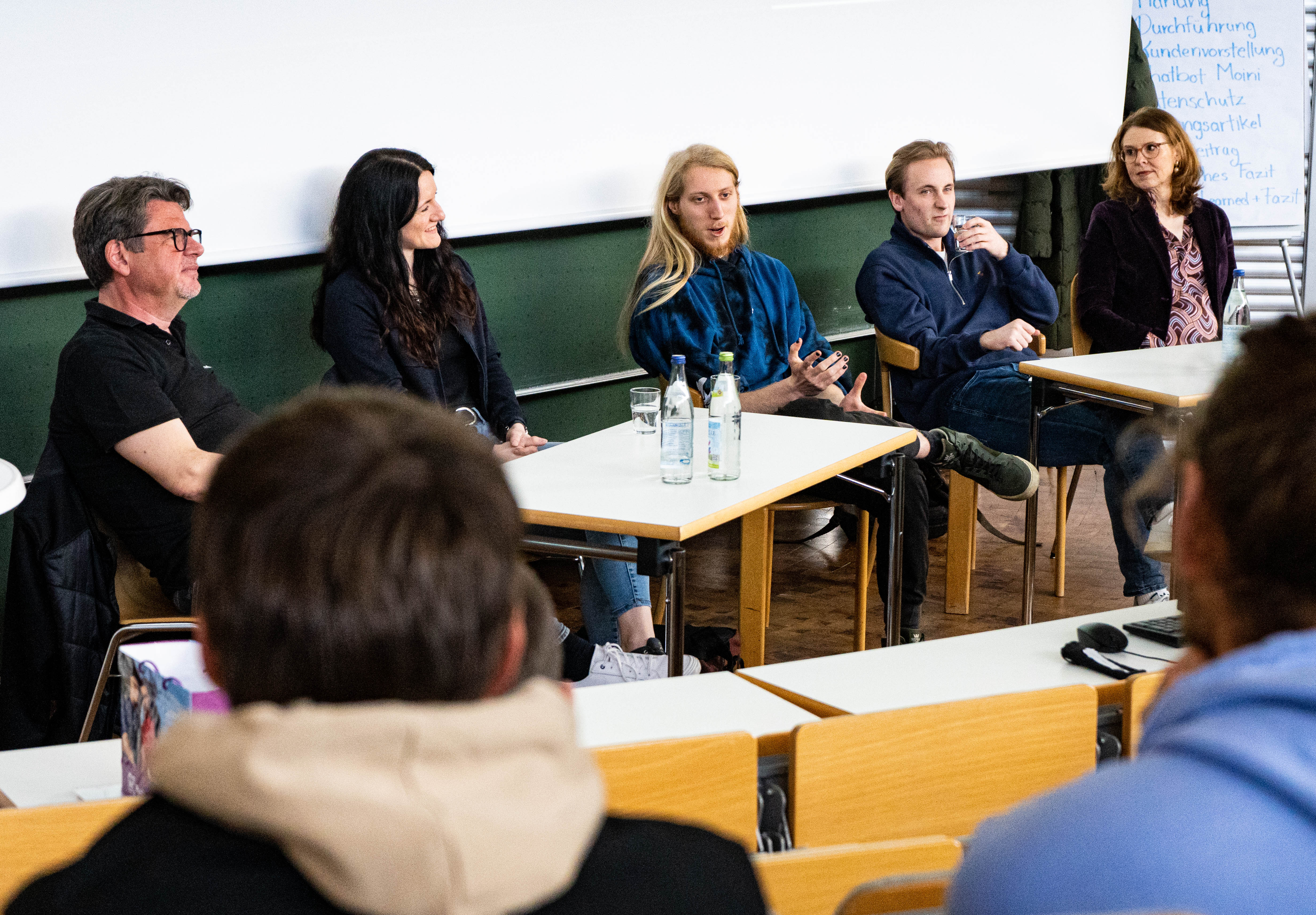 Podiumsdiskussion mit Teilnehmer*innen