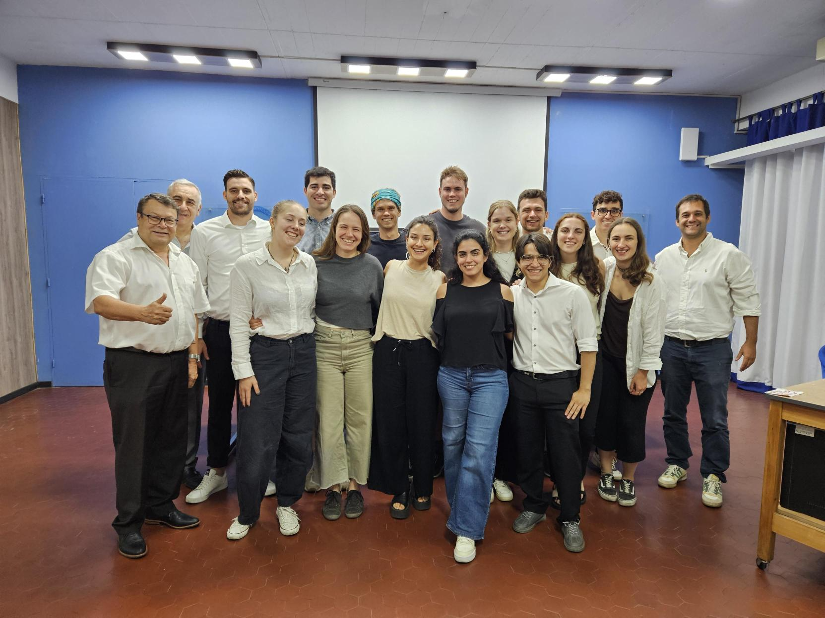 Veigele mit Studierenden, die sich aktuell in Argentinien befinden