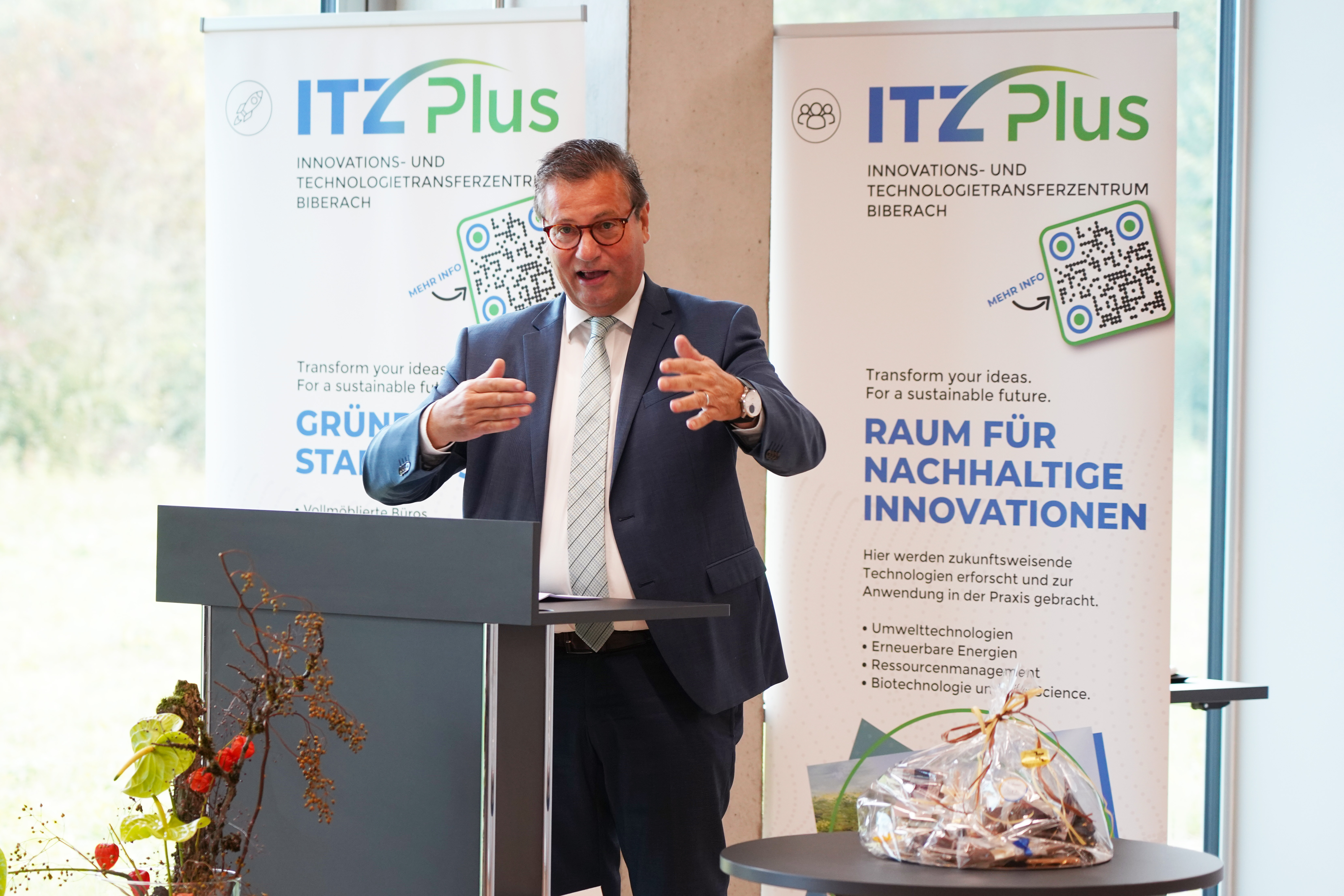 Minister Peter Hauk am Rednerpult