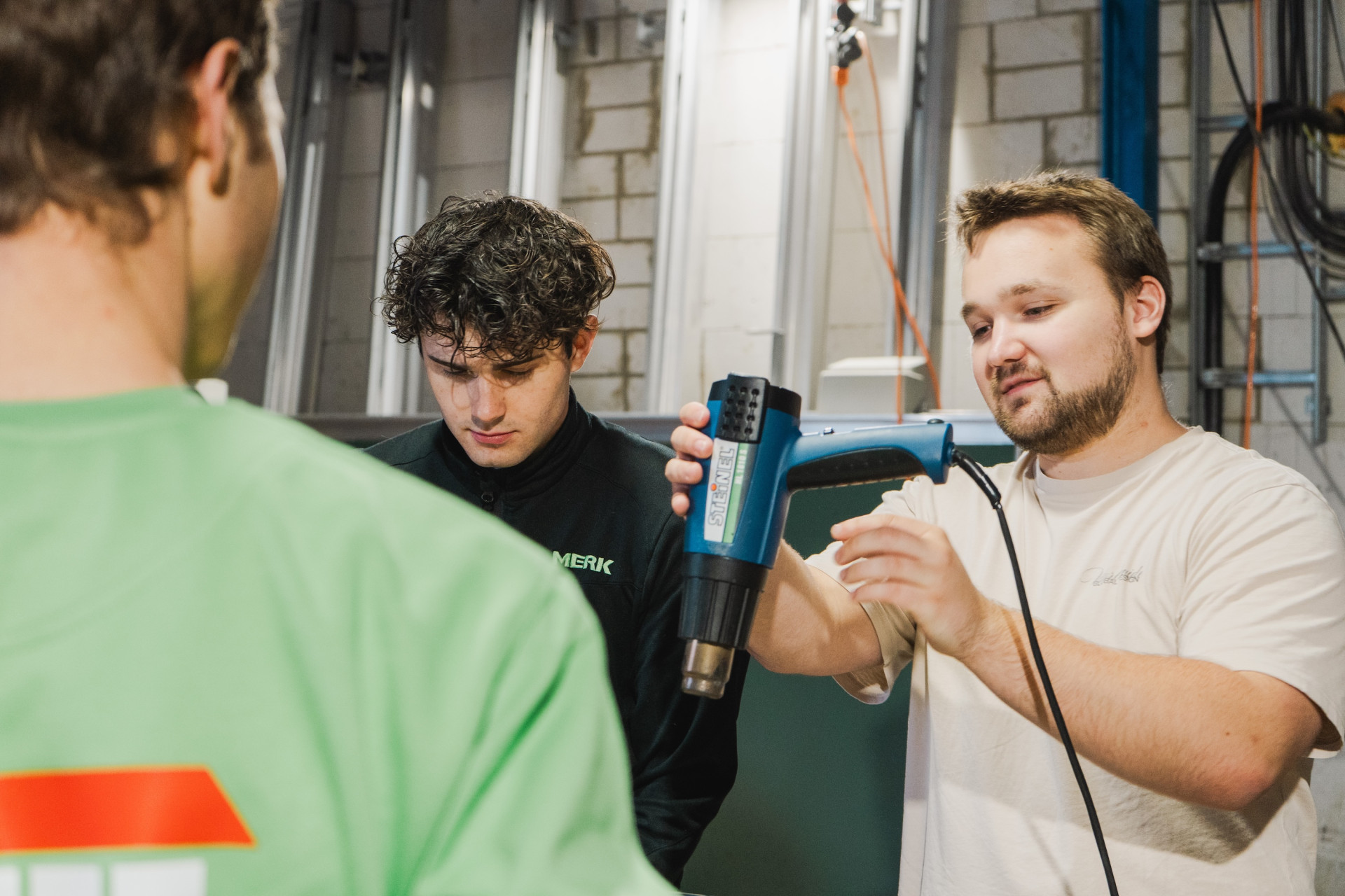 Studierende arbeiten 