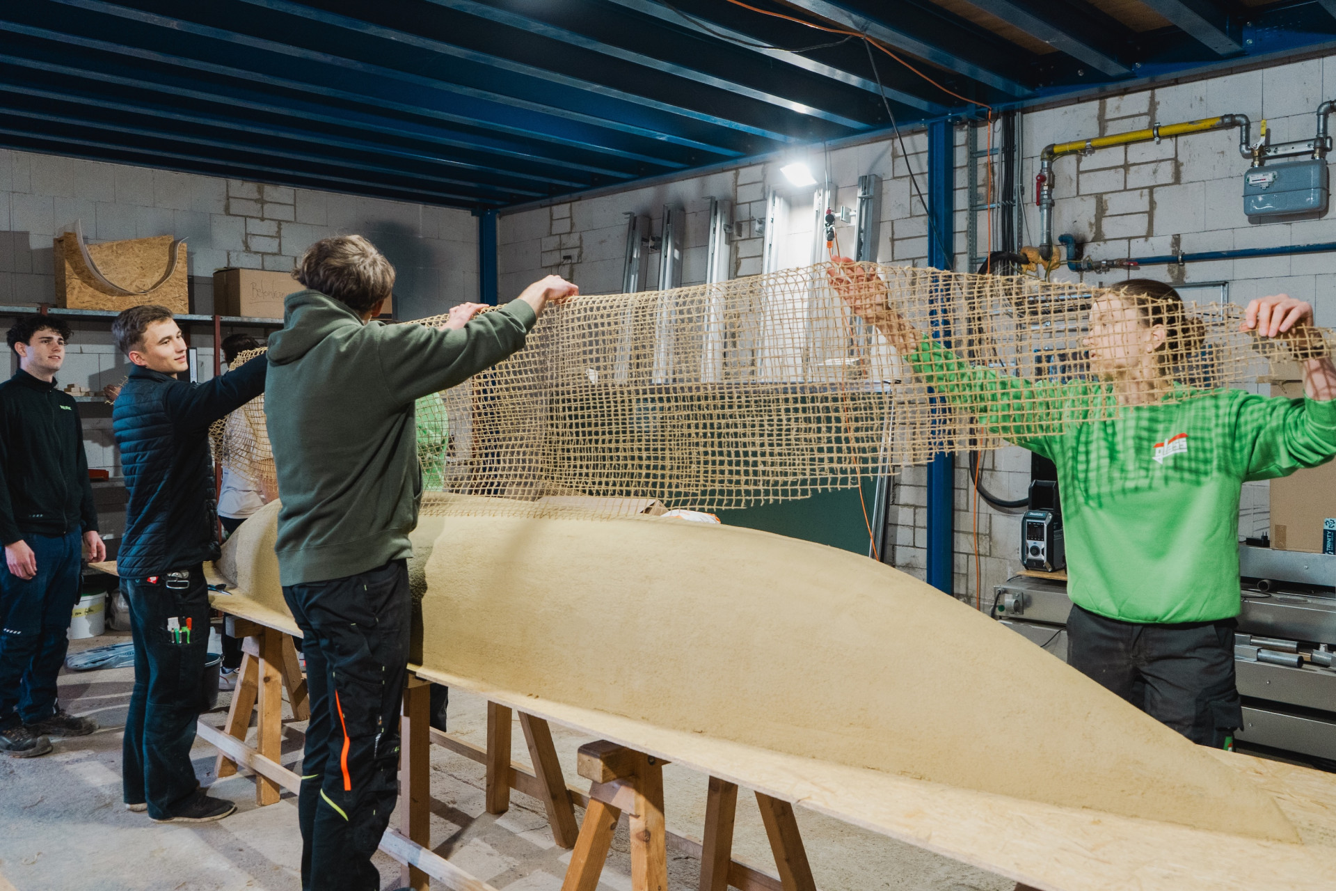 Studierende arbeiten