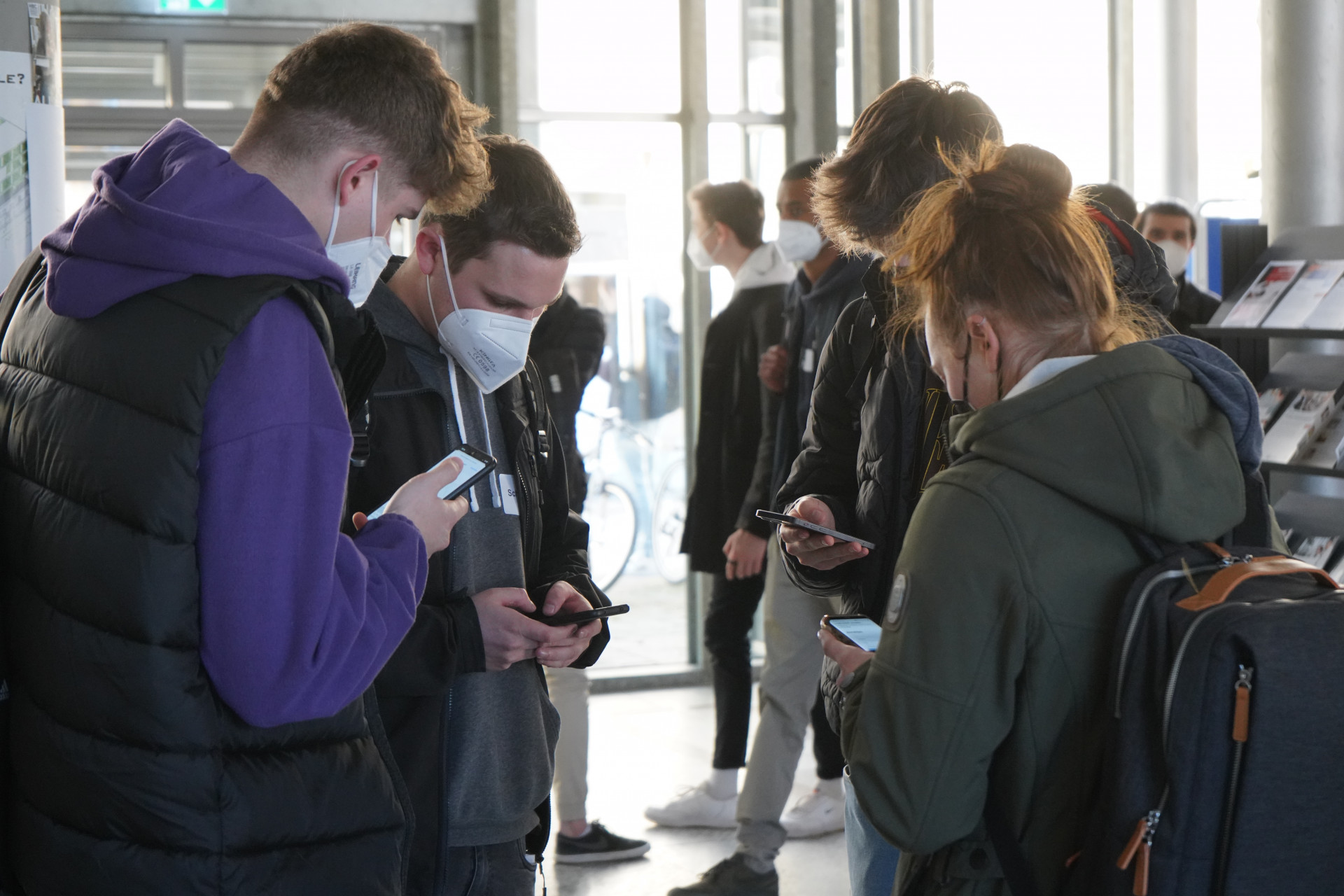 Erstsemester beim Markt der Möglichkeiten