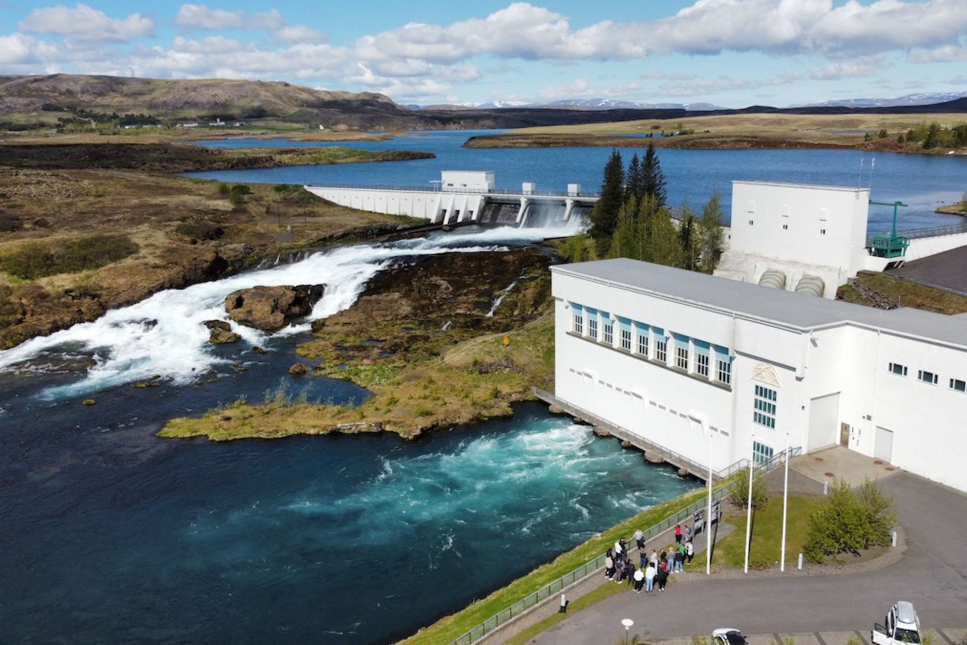 Wasserkraftwerk in island von oben