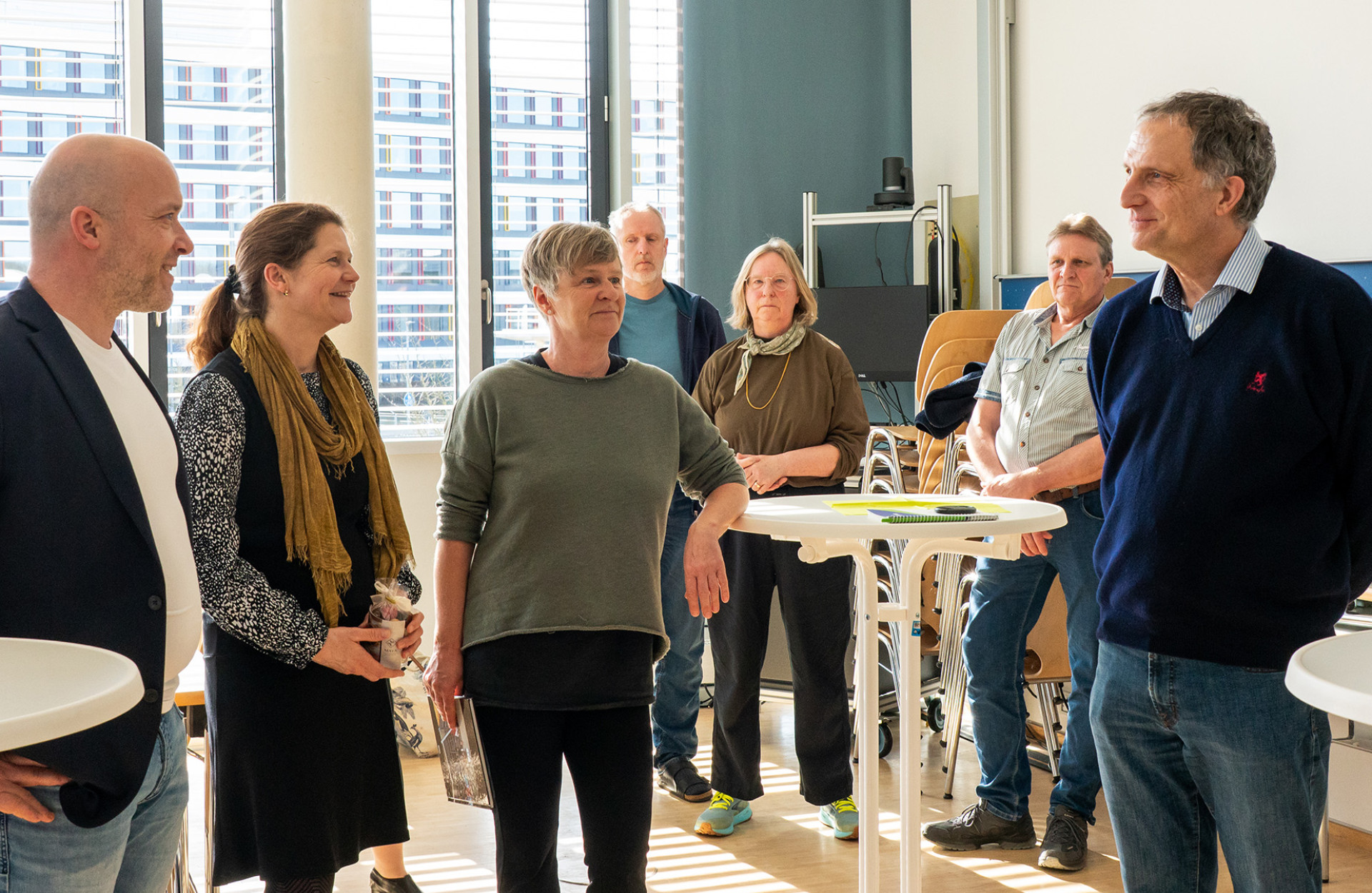 Prof. Dr. Jürgen Hannemann wird im Kolleg*innenkreis verabschiedet