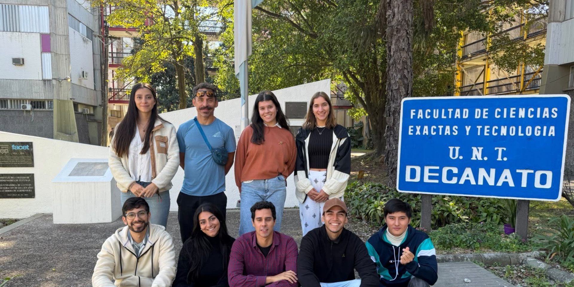 Studierende aus Deutschland und Argentinien in einem Vorlesungsraum