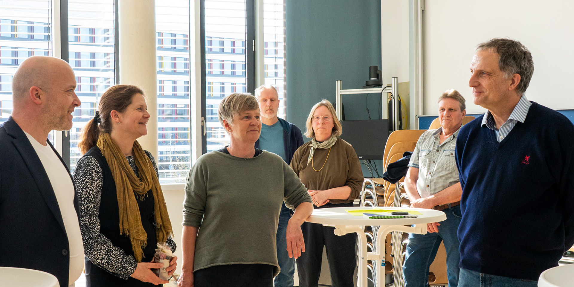 Prof. Dr. Jürgen Hannemann wird im Kolleg*innenkreis verabschiedet