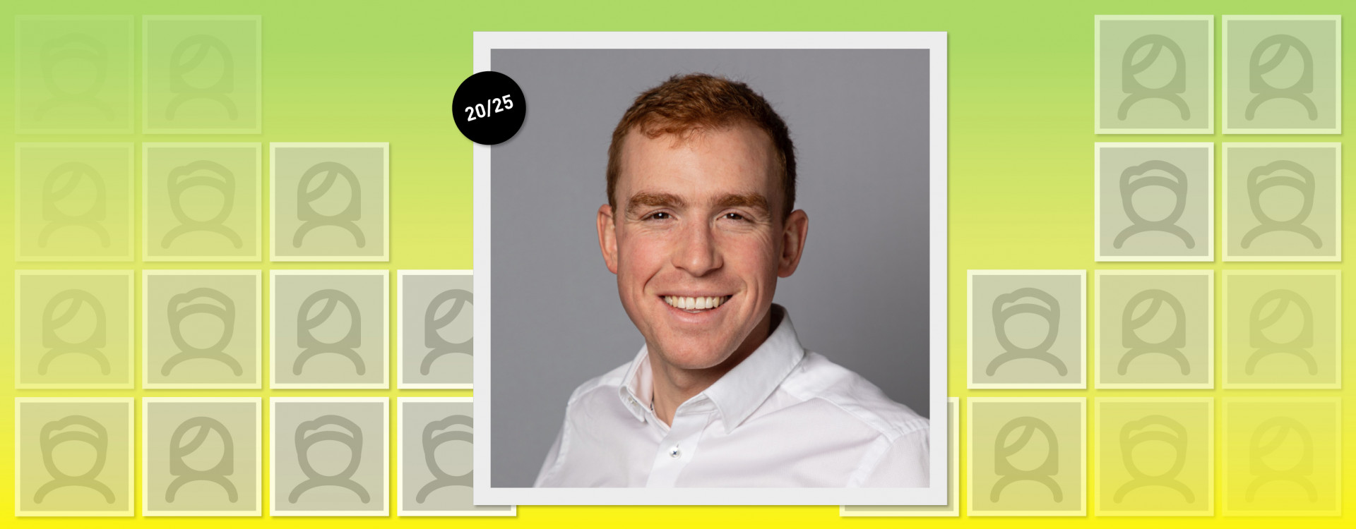 Mann im Porträt vor grün-gelbem Hintergrund