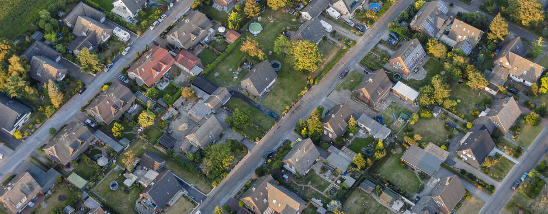 Einfamilienhaus Siedlung iStock 526599421