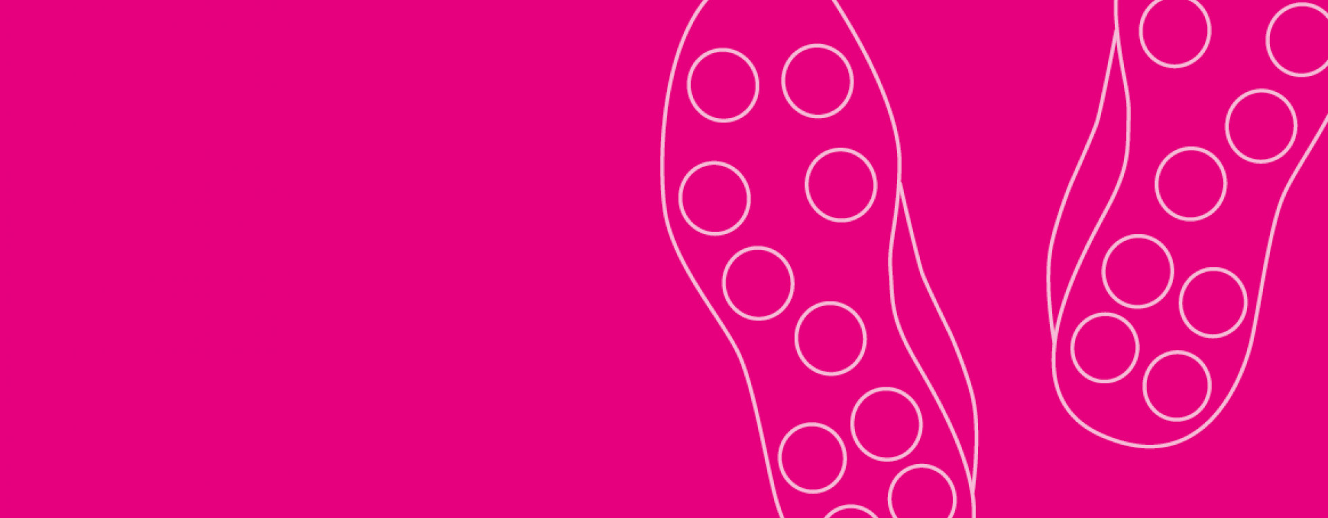 Schuh auf pinkem Hintergrund