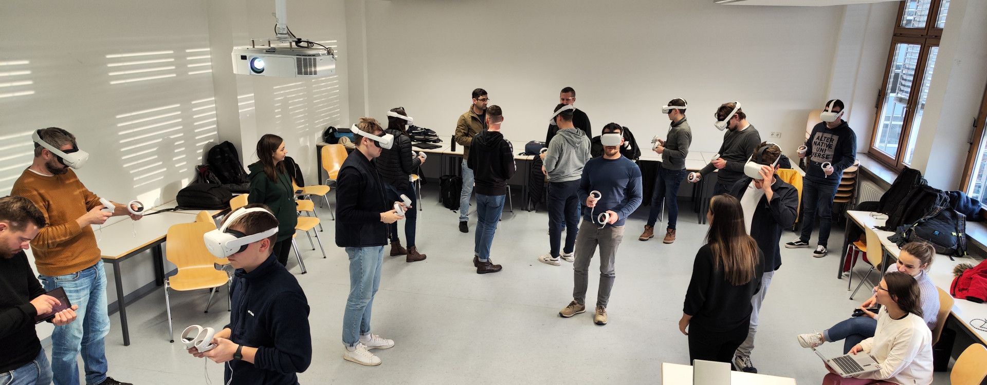 Studierende mit VR-Brillen