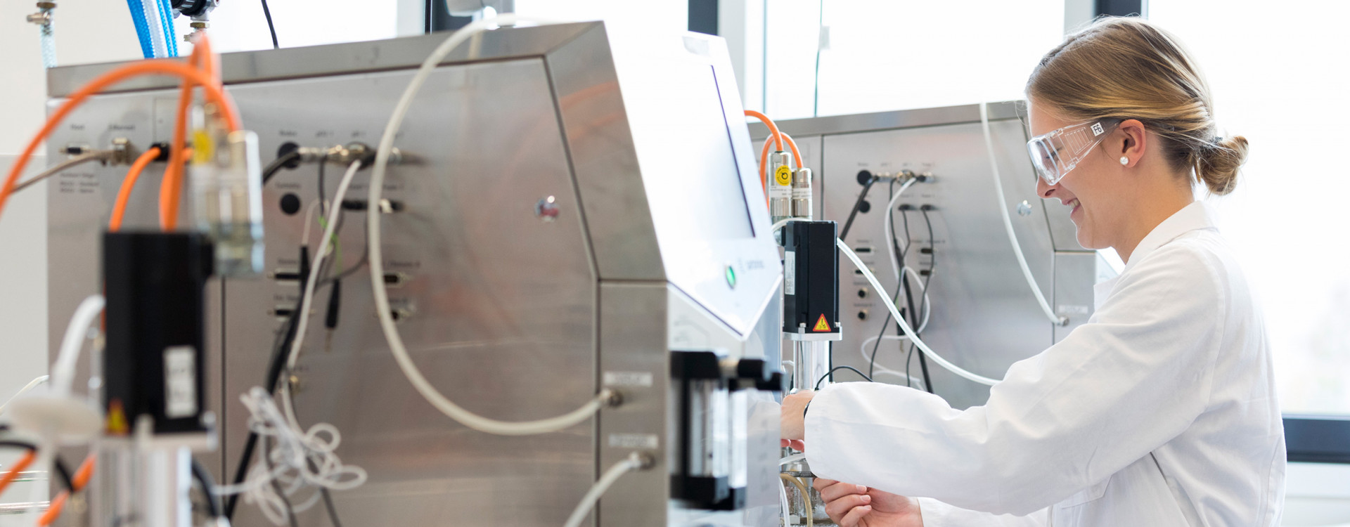 Studentin im Labor