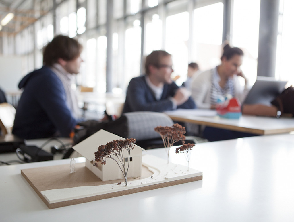 International Workshop: Reading faces, reading spaces