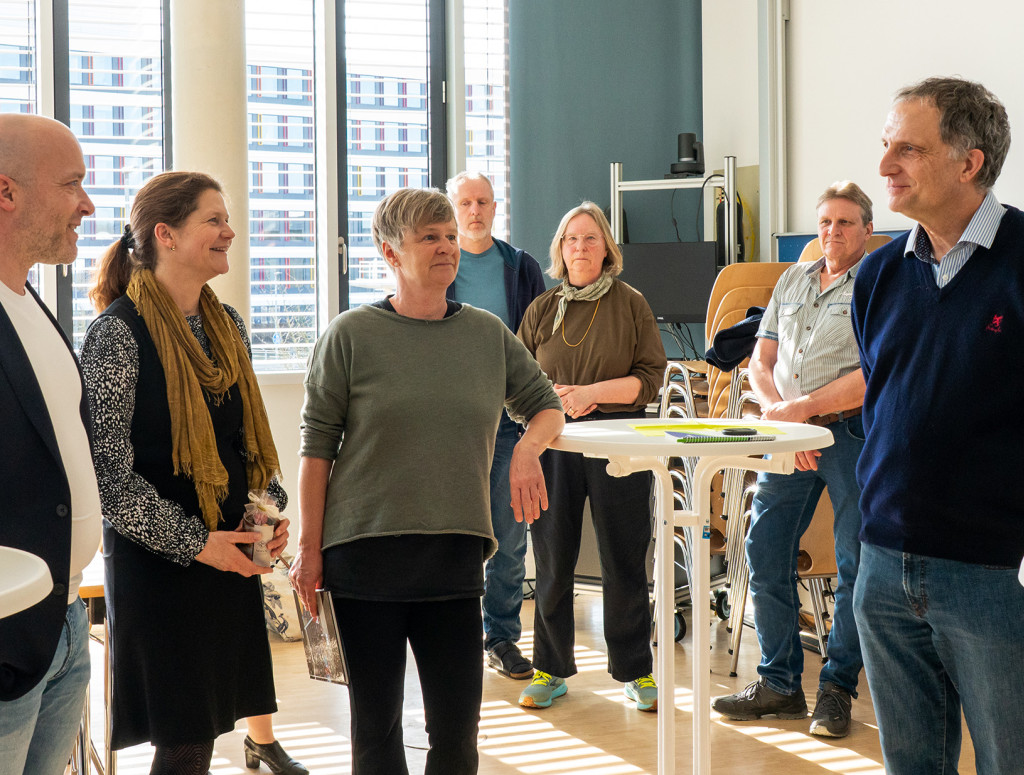 Prof. Dr. Jürgen Hannemann wird im Kolleg*innenkreis verabschiedet