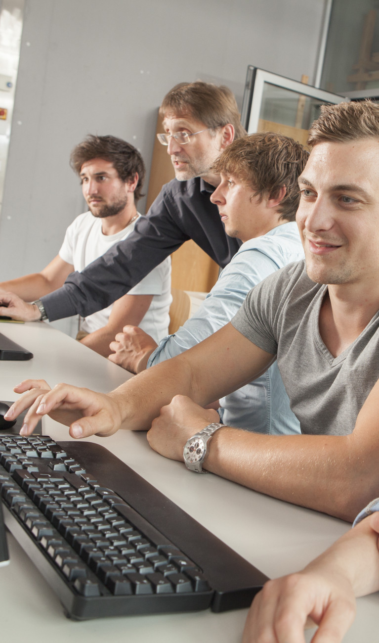 SIM Labor Prof Koenigsdorff und Studierende