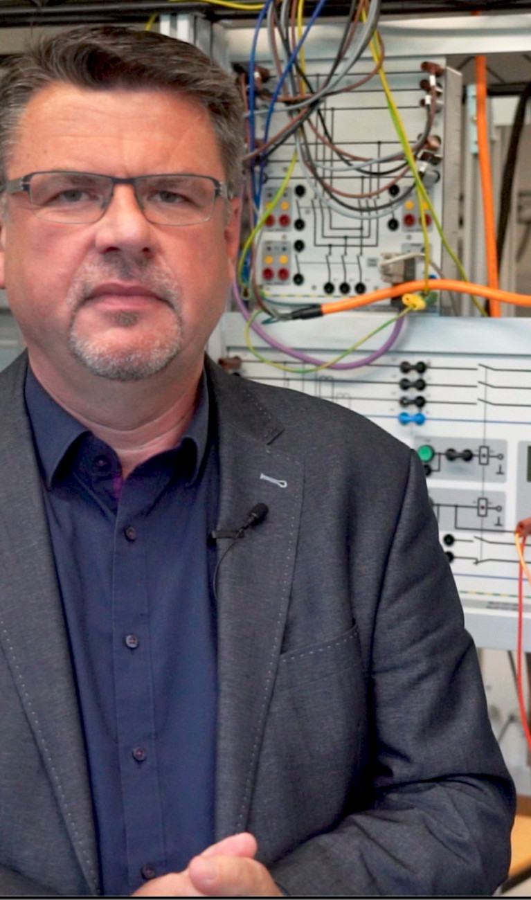 Smart Grid-Labor Professor Volker Wachenfeld