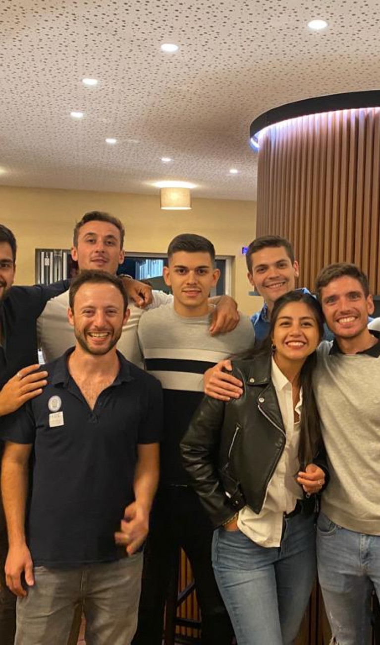 Gruppe junger Studierender