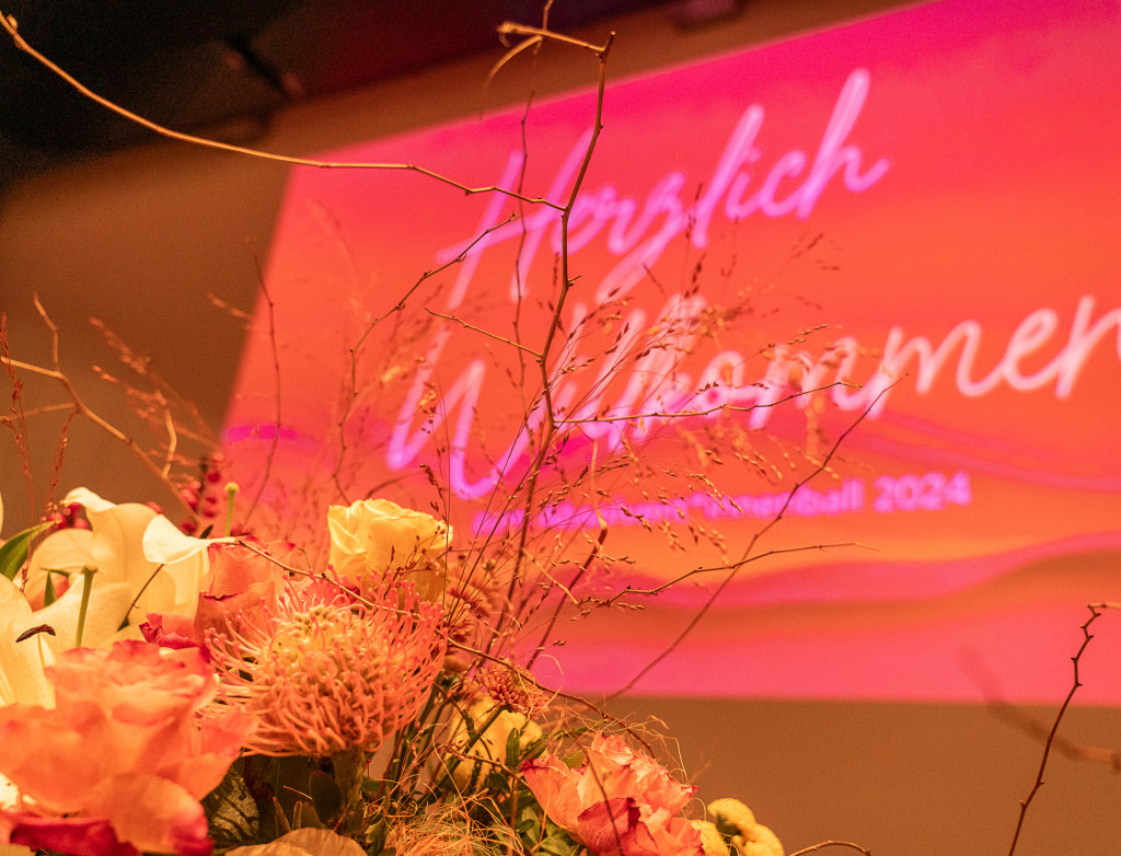 Herzlich Willkommen Schriftzug