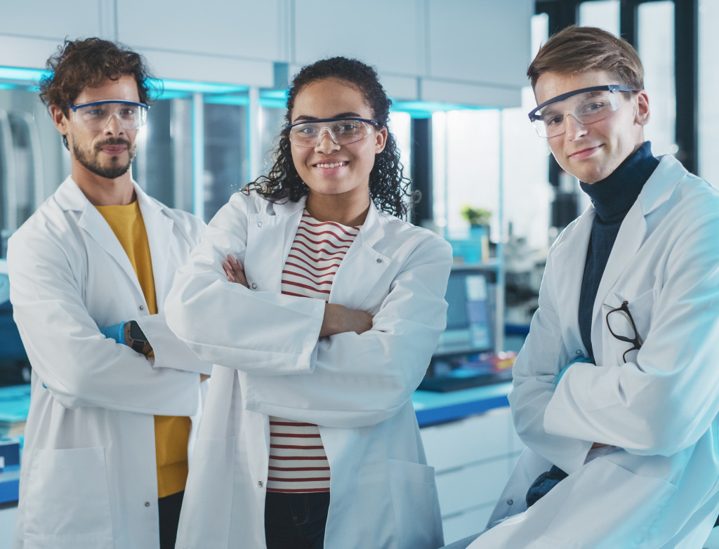 Laborant*innen der Q4Pharma Weiterbildung