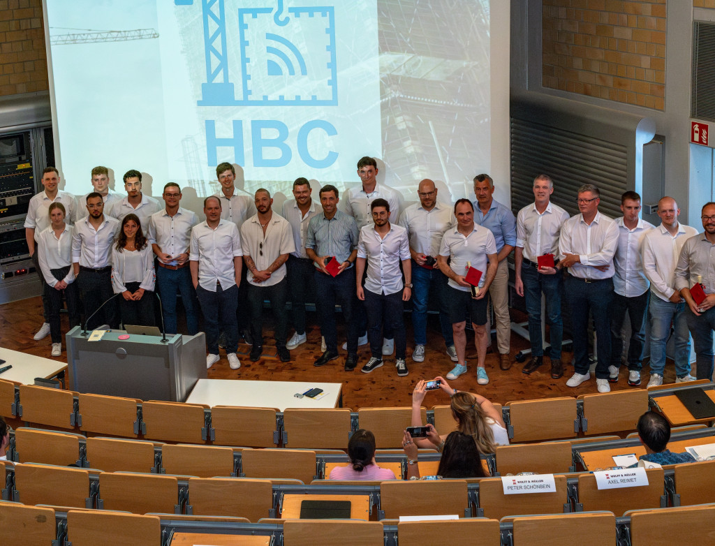 Viele Personen auf einem Foto