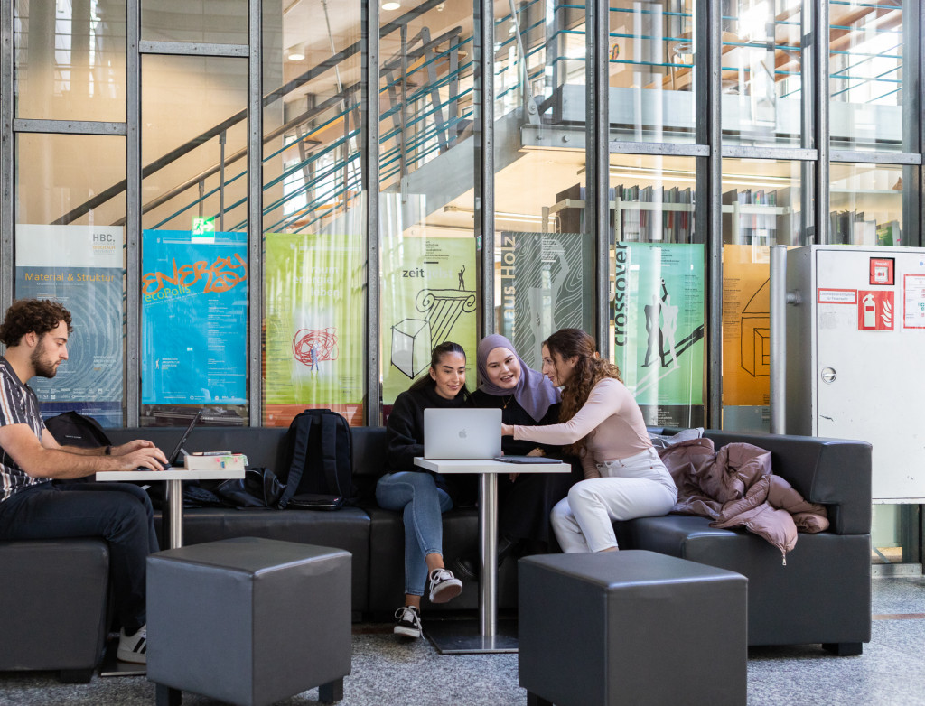 Studierende beim Lernen