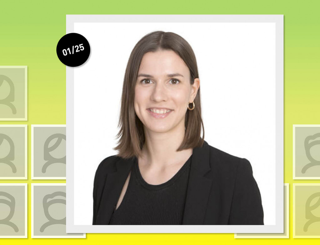 Grafik mit grauen Kacheln und Porträt von Frau in der Mitte