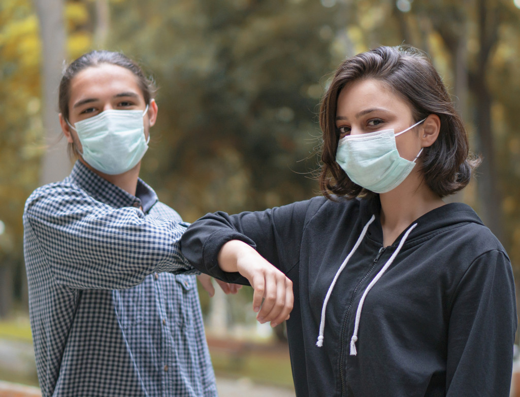 Studium Corona Hybridmodell istock